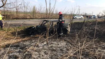 Accident grav din cauza unui incendiu de vegetație pe DJ 507, în Giurgiu. Doi oameni au fost răniți, mașinile sunt distruse