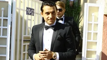 Syda, baiat galant cu fiica presedintelui! I-a adus Elenei Basescu buchete de cate 21 de trandafiri rosii in ultimele doua saptamani inaintea casatoriei