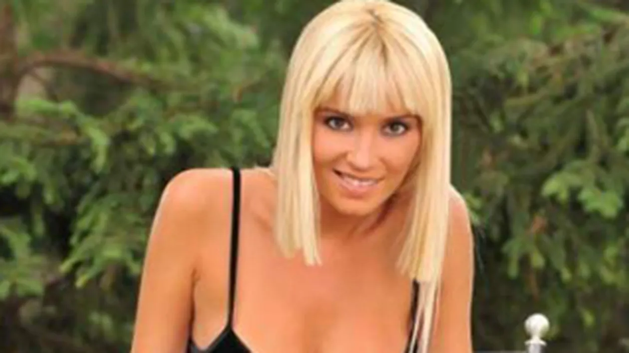 Diana Dumitrescu se imparte de Craciun intre familii! Vezi cu cine va deschide cadourile