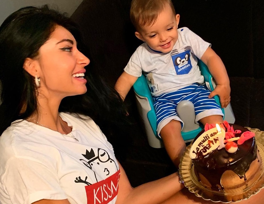 Elena Ionescu și fiul pe care îl are cu Dragoș Stanciu, fostul soț © Facebook