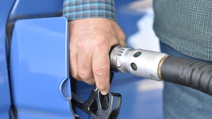 Carburanții se scumpesc în continuare! Cea mai mare diferență de până acum între prețul benzinei și cel al motorinei