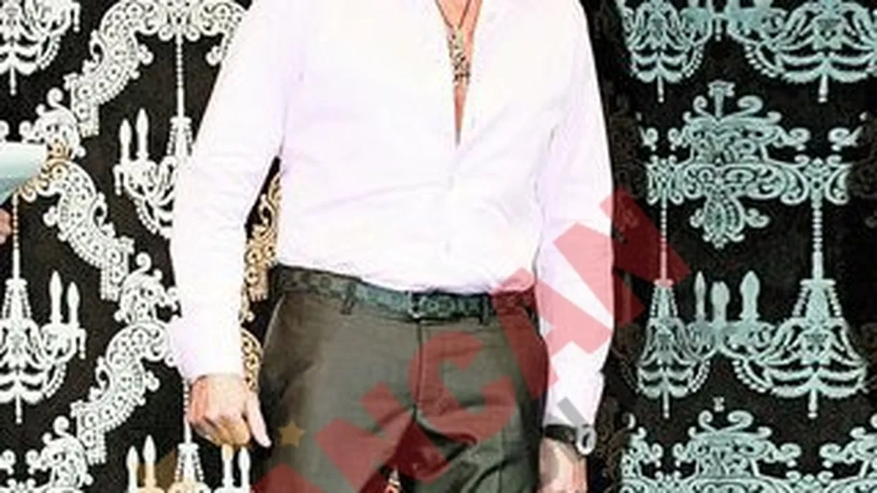 Sunt cautat de Interpol