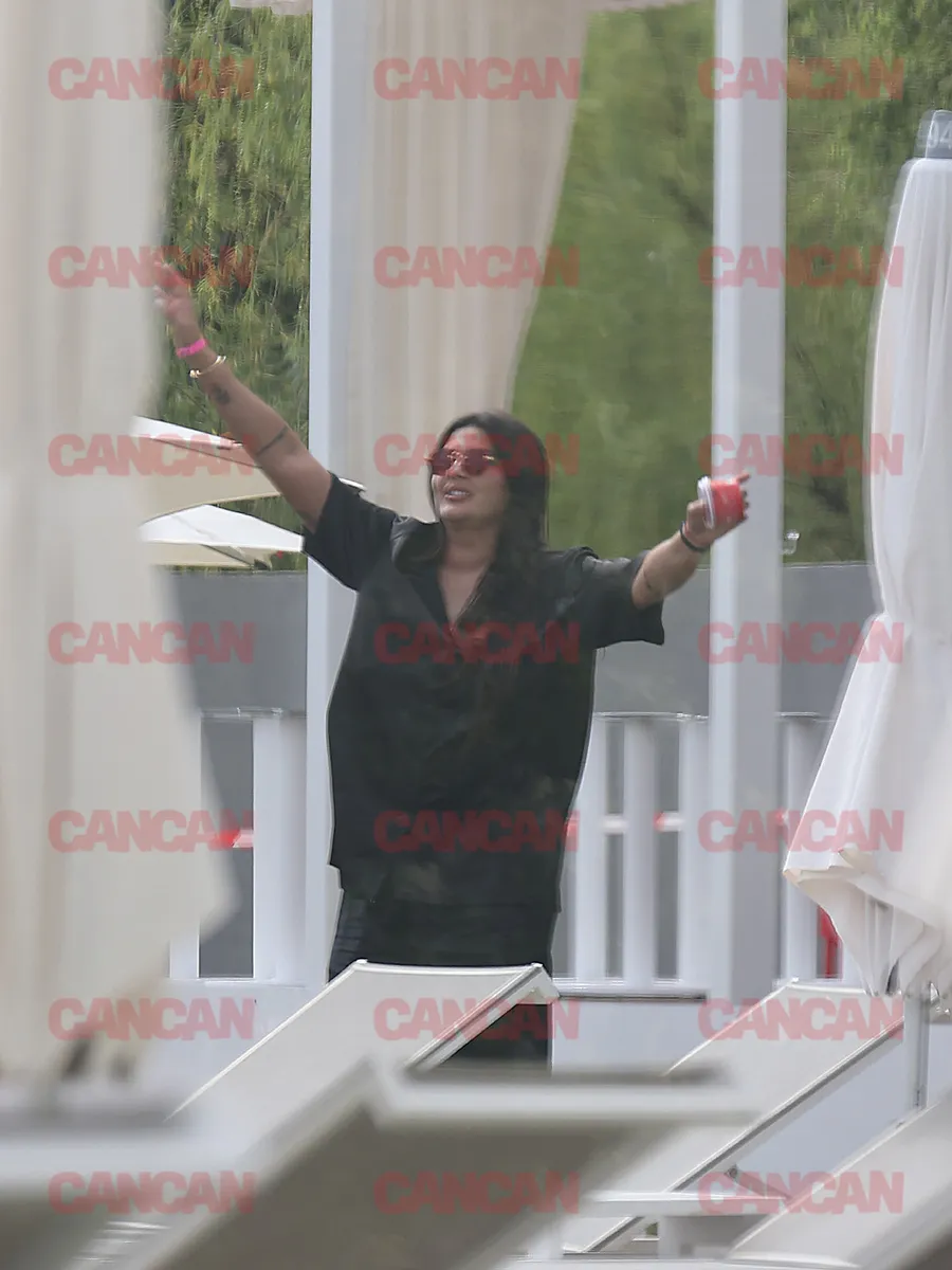 Roxana Dobre demonstrează că merită să fie Regina lui Salam, căci este o mamă foarte responsabilă Foto CANCAN.RO