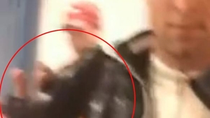 VIDEO Imagini incredibile intr-o benzinarie din Botosani! Mai multi tineri s-au luat la bataie si s-au amenintat cu pistolul