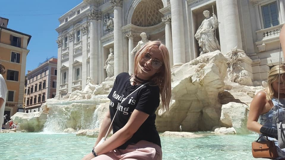 Roxhena Dyli, fiica şefului adjunct al Poliţiei din Tirana