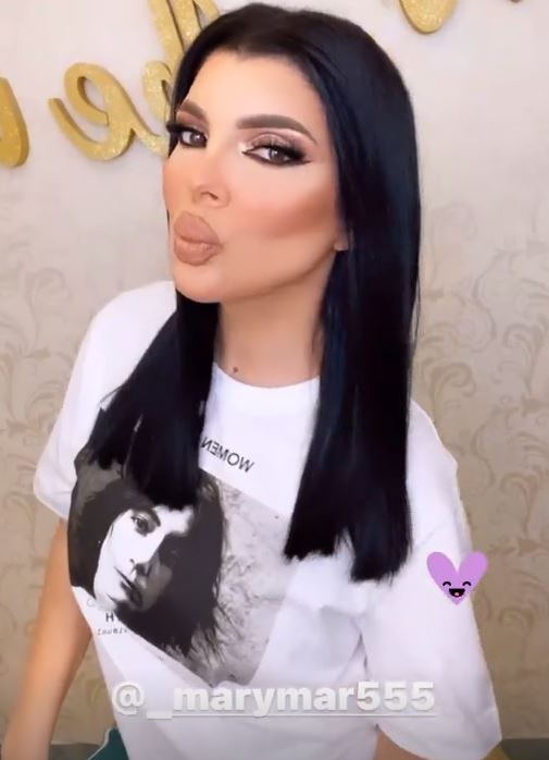 Lorena și Andreea Tonciu “s-au întrecut” în decolteuri și au fost criticate: “Ați fost operate și injectate de același plastician”. Reacția fulminantă a fostei asistente TV