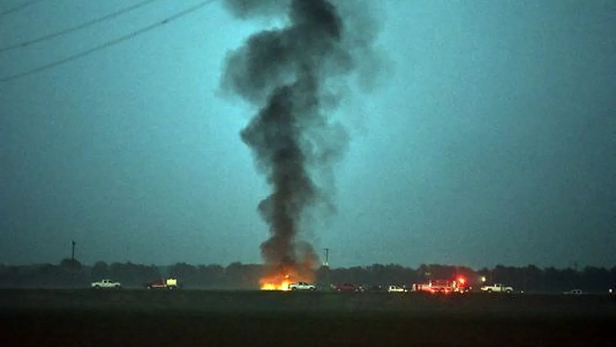 16 morţi după ce un avion militar s-a prăbuşit în Mississippi!