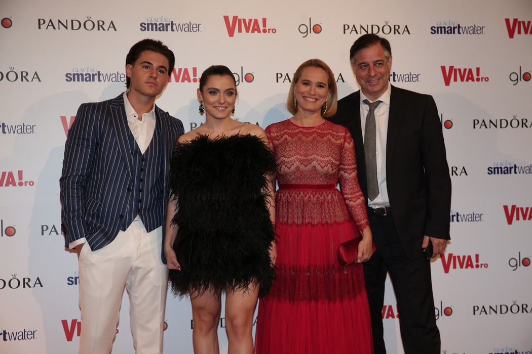 Alexia Eram, cea mai sexy apariție de la petrecerea VIVA! Cum a venit îmbrăcată fiica Andreei Esca