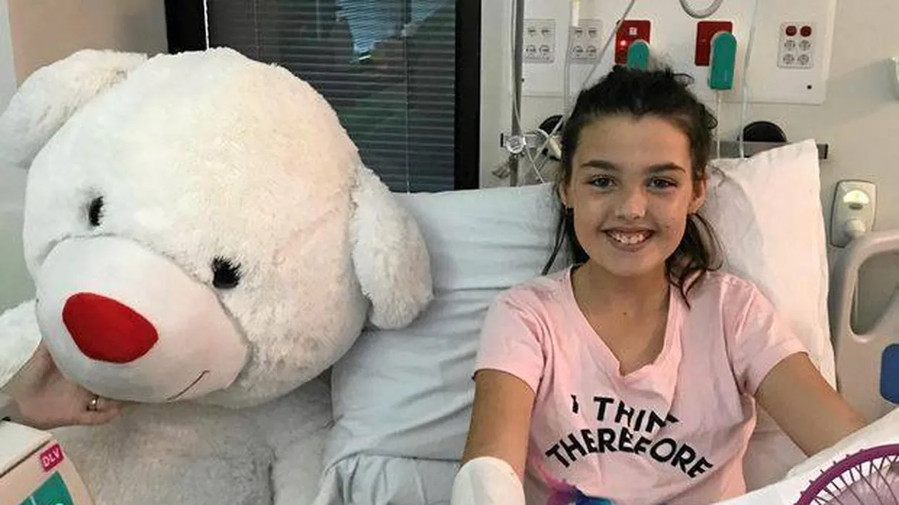 O mamă şi-a dus fiica de 11 ani la doctor şi i-au spus că e însărcinată! A avut un şoc când a văzut ce i-au descoperit medicii în burtă