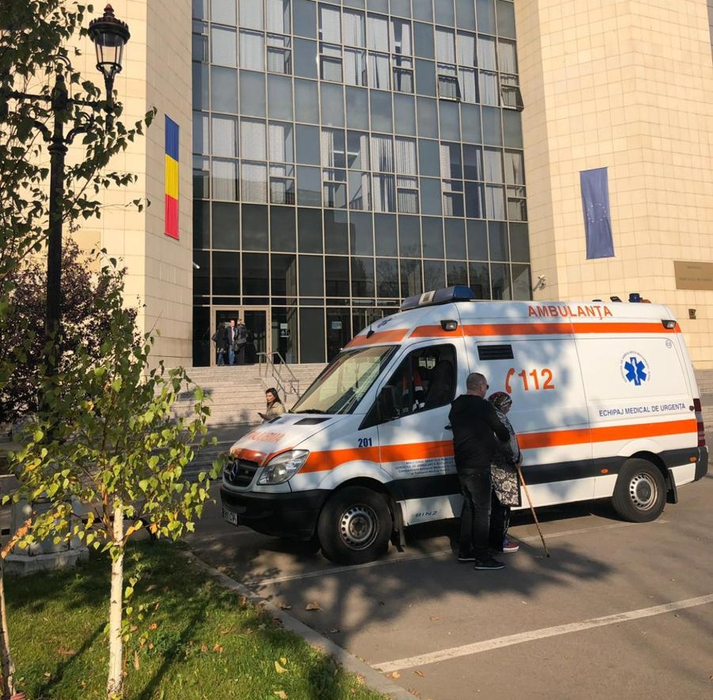 "Regina țiganilor” a leșinat la Judecătorie!