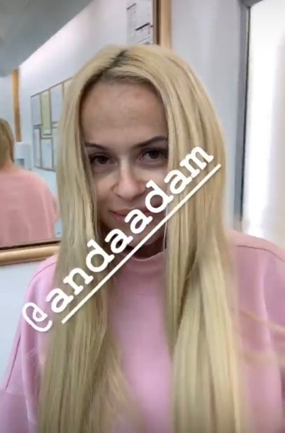 Anda Adam, surprinsă nemachiată. Cât de diferit arată cântăreața fără strop de make-up