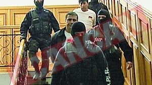 Hoti romani deghizati in agenti, prinsi in timp ce jefuiau politisti turci