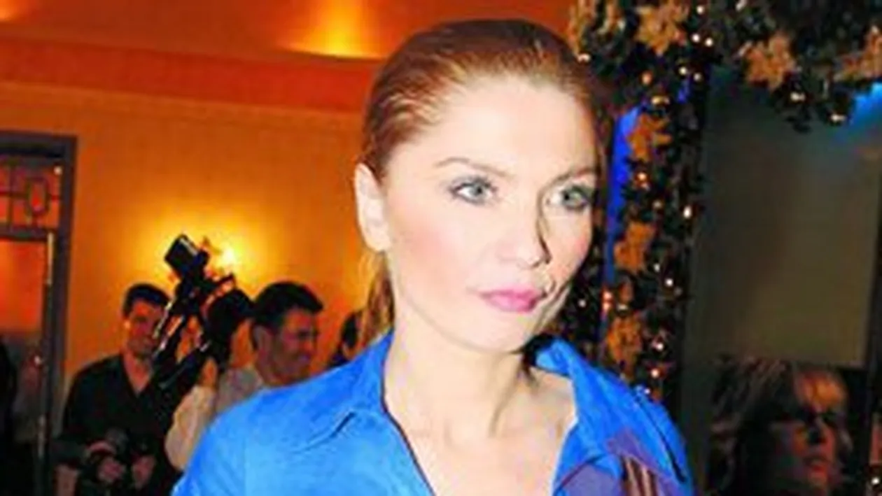 Cristina Cioran sprijina prostitutia: Daca tot este cea mai veche meserie din lume, atunci de ce sa nu se faca pe spalatelea