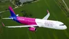 Trei stewardese ale Wizz Air, internate la spital după ce au fost RĂNITE în urma turbulențelor puternice de noaptea trecută