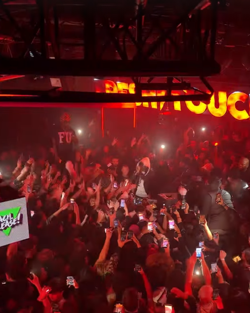Selly și Playboi Carti, flancați de bodyguarzi după after party-ul din Paris! Imagini epice cu concertul artistului de la Gate Club
