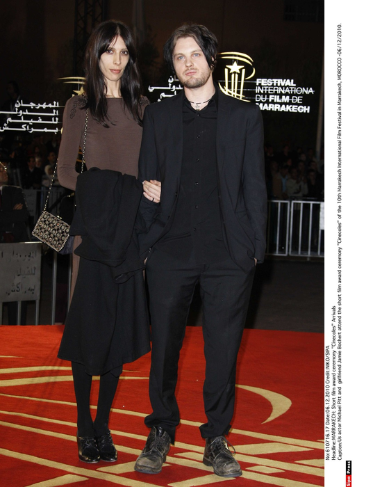 Actorul Michael Pitt și iubita sa Jamie Bochert în 2010. Foto: Profimedia