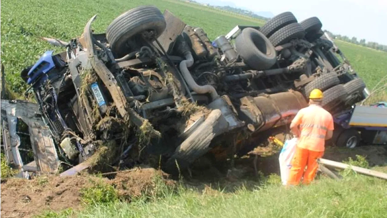 Un român, erou în Italia! A riscat atât viața lui, cât și a colegului său ca să evite un accident mortal