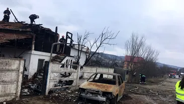 VIDEO. Explozie devastatoare la o staţie de pompare a gazelor din Gorj. Cinci oameni au ajuns la spital, mai multe maşini au fost carbonizate