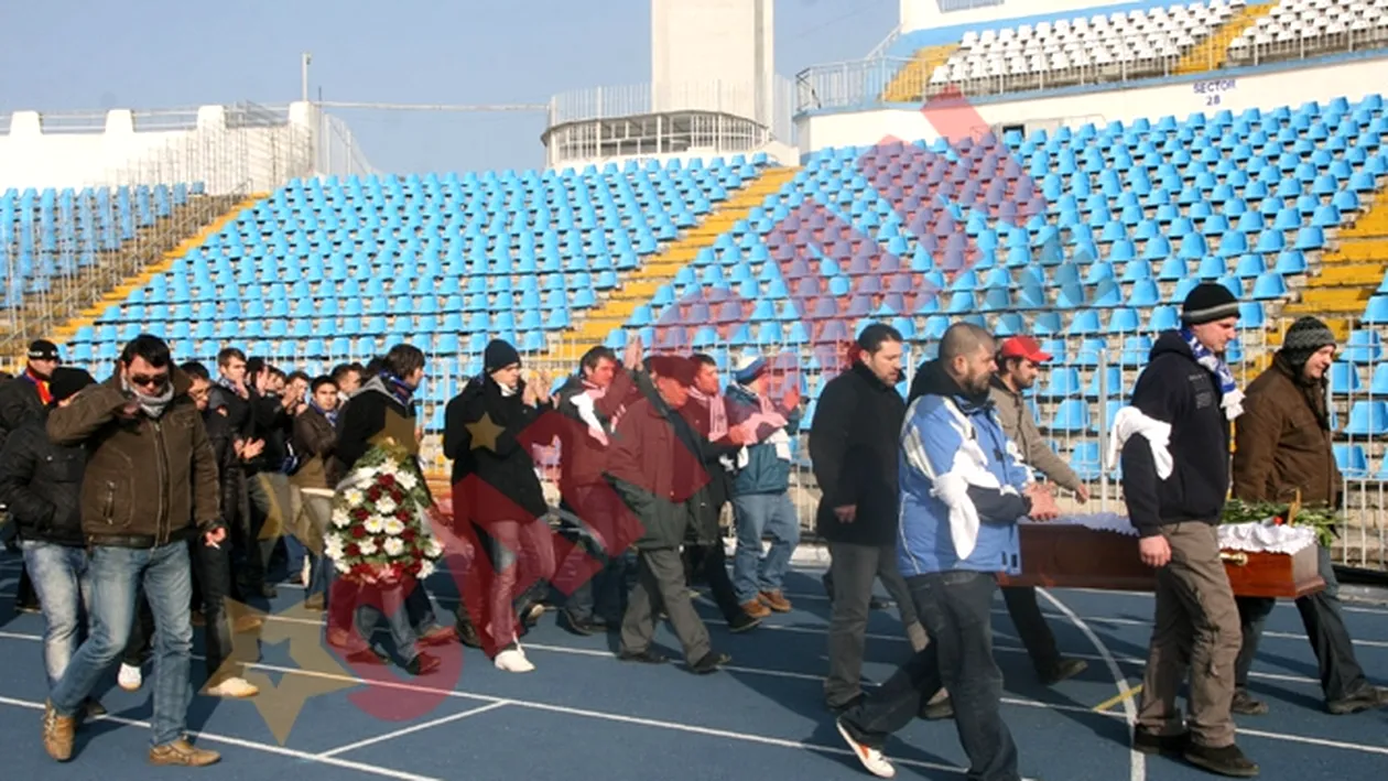 Sicriul cu studentul de 22 de ani care s-a sinucis, plimbat pe stadionul Farului