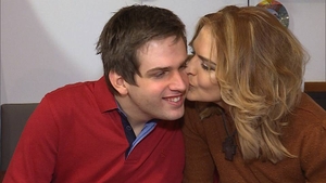 Manuela Hărăbor, disperată! Îşi imploră prietenii să o ajute să găsească un medicament pentru fiul ei grav bolnav