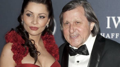 Ilie Nastase a rosit ca o pustoaica atunci cand a deschis cadoul de la sotie! Ce a gasit in pachet, poate sa foloseasca doar gol..