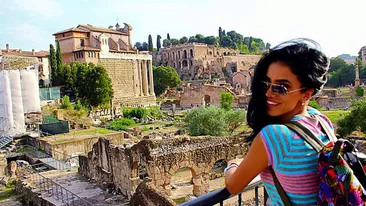 Adelina Pestritu, fara lenjerie intima. S-a intins pe iarba si a facut ASTA de fata cu toata lumea!