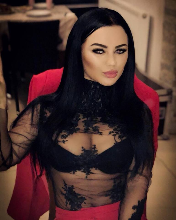 Carmen de la Sălciua, pretenţii fără egal. Artista a mărturisit exact cum vrea să fie viitorul ei iubit: „În primul rând…”