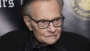 Doliu în SUA! Celebrul moderatorul TV Larry King a murit, ucis de noul coronavirus