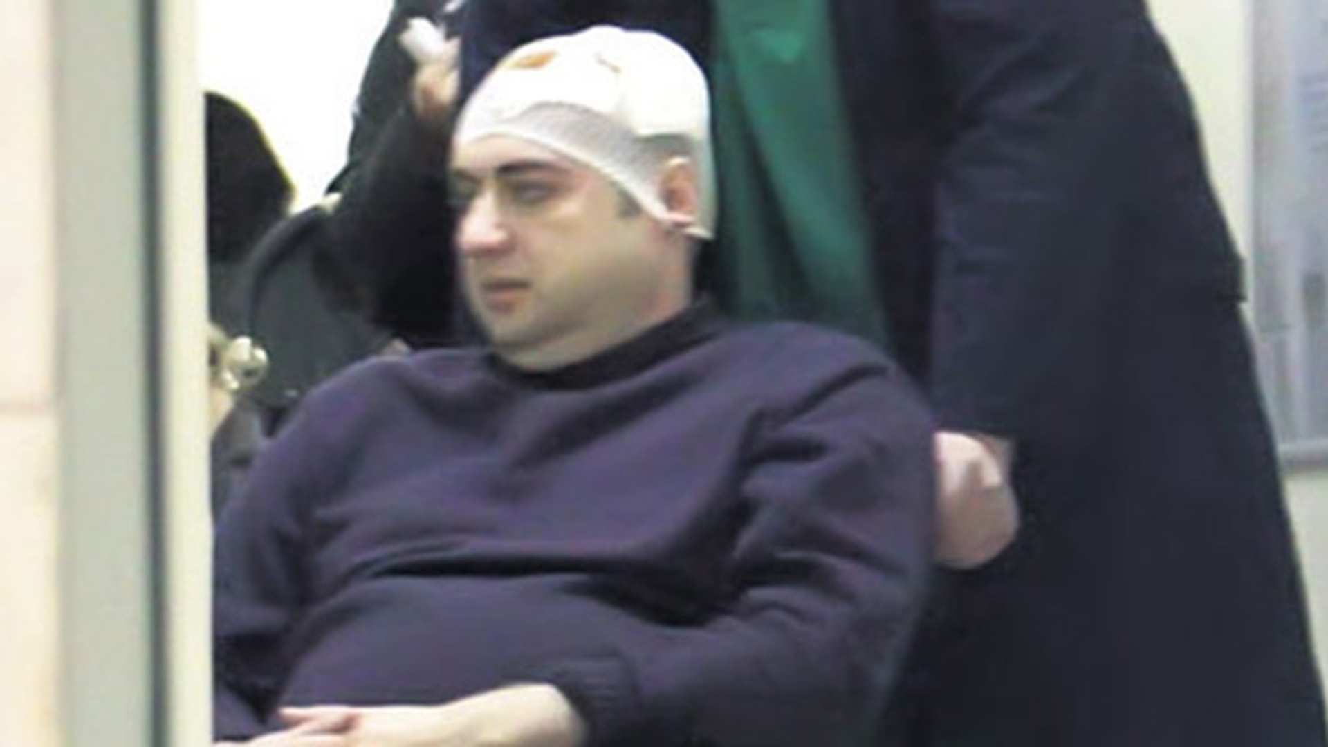 Primele poze cu Leo de la Strehaia pe patul de spital! "Printul Tiganilor" este de nerecunoscut dupa infarct