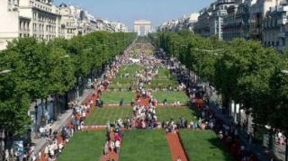 VIDEO Bulevardul Champs-Elysees, transformat pentru doua zile in zona rurala