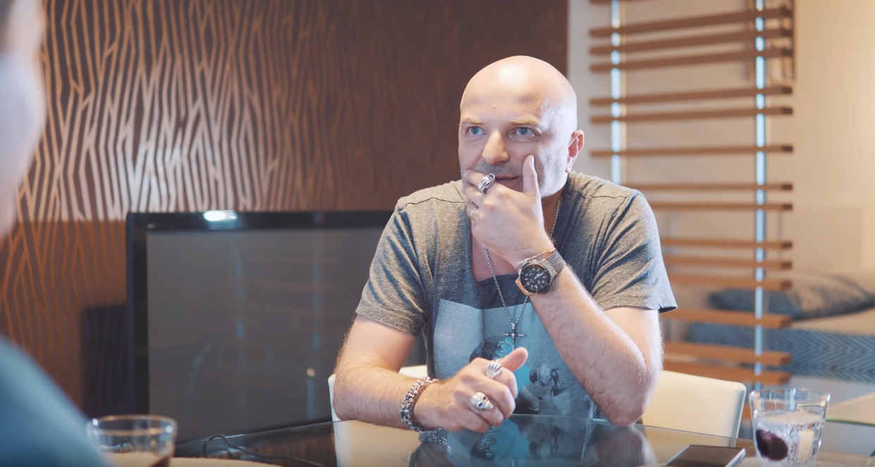 Dan Capatos a spus adevărul despre bătaia dintre Nicolae Guță și iubita lui gravidă de la Antena 1. A fost o făcătură