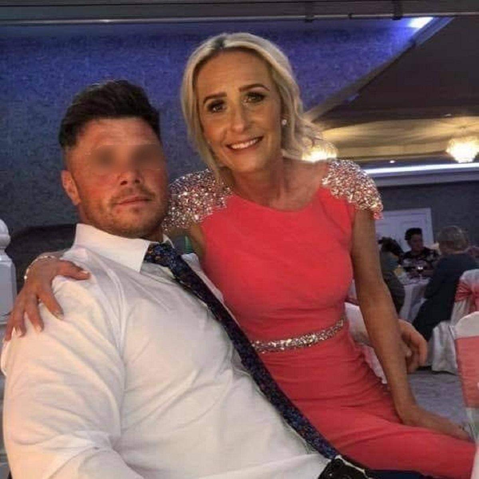 Tragedie în Irlanda. O femeie care urma să se căsătorească a fost spulberată de un șofer neatent. Avea rochia de mireasă în mână când s-a întâmplat totul