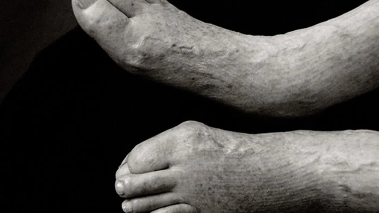 Imagini incredibile! A pozat GOALA la varsta de 100 de ani