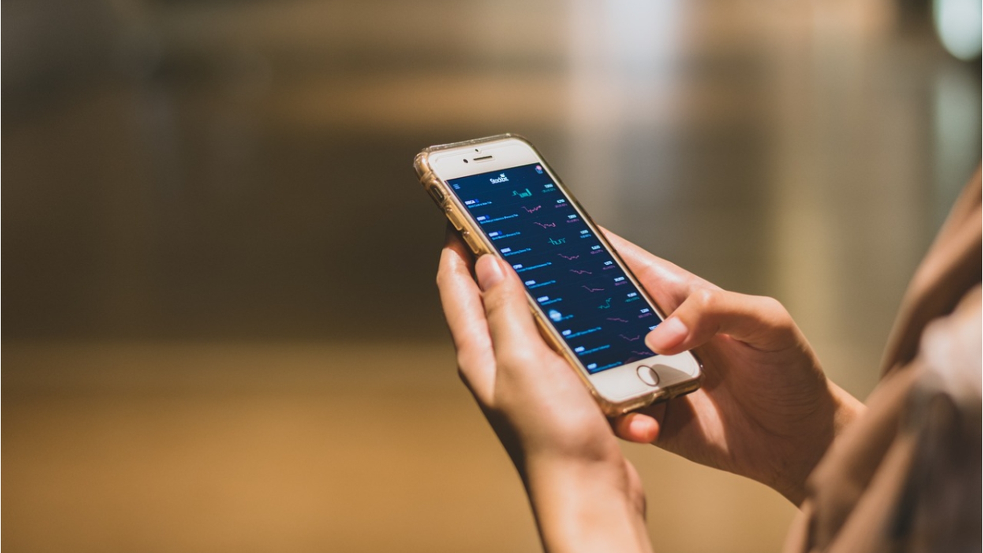 Orange schimbă prețurile la serviciile de roaming. Cât îi va costa pe români să stea pe internet în Turcia