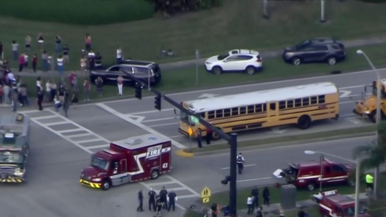 Atacul sângeros de la liceul din Florida putea fi evitat? Colegii lui Nicholas Cruz se aşteptau ca el să devină un criminal