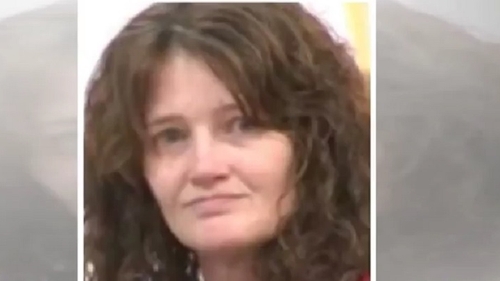 VIDEO / Caz halucinant! O mamă şi-a strangulat fiul de nouă ani. Anchetatorii au încremenit când au auzit confesiunile femeii, dar şi când au văzut ce avea în buzunare