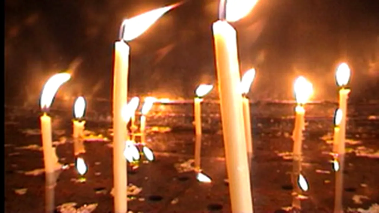 Arhiepiscopia Tomisului a scumpit pretul lumanarilor ca sa-si plateasca datoria la ANAF