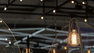 (P) Cum îți atragi clienții într-un oraș al luminilor?