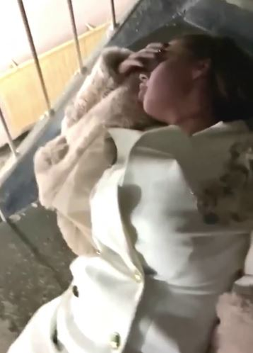 Andra Volos, într-o ipostază care lasă loc multor interpretări
