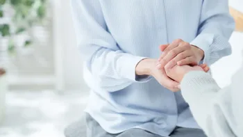 De ce adulții care au fost independenți în copilărie ajung întotdeauna să fie atenți la nevoile celor din jur. Explicația nu e așa simplă precum credem