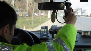 Un sofer a fost surprins de radar cu 200 kilometri la ora pe un drum national!