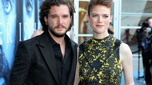 Familia „Game of Thrones” se mărește! Actorii Kit Harington și Rose Leslie au devenit părinți