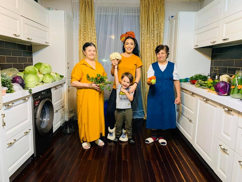 Cum s-a filmat Andreea Mantea în ziua alegerilor prezidențiale, după ce în primul tur a mers cu iubitul misterios