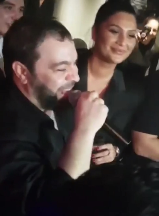 Florin Salam, “sechestrat” de Revelion 
într-un club din cartierul milionarilor…