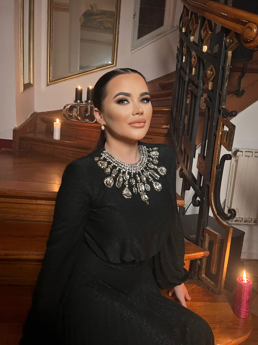 Carmen de la Sălciua, adevărul despre portul de peruci (Sursă: Facebook)