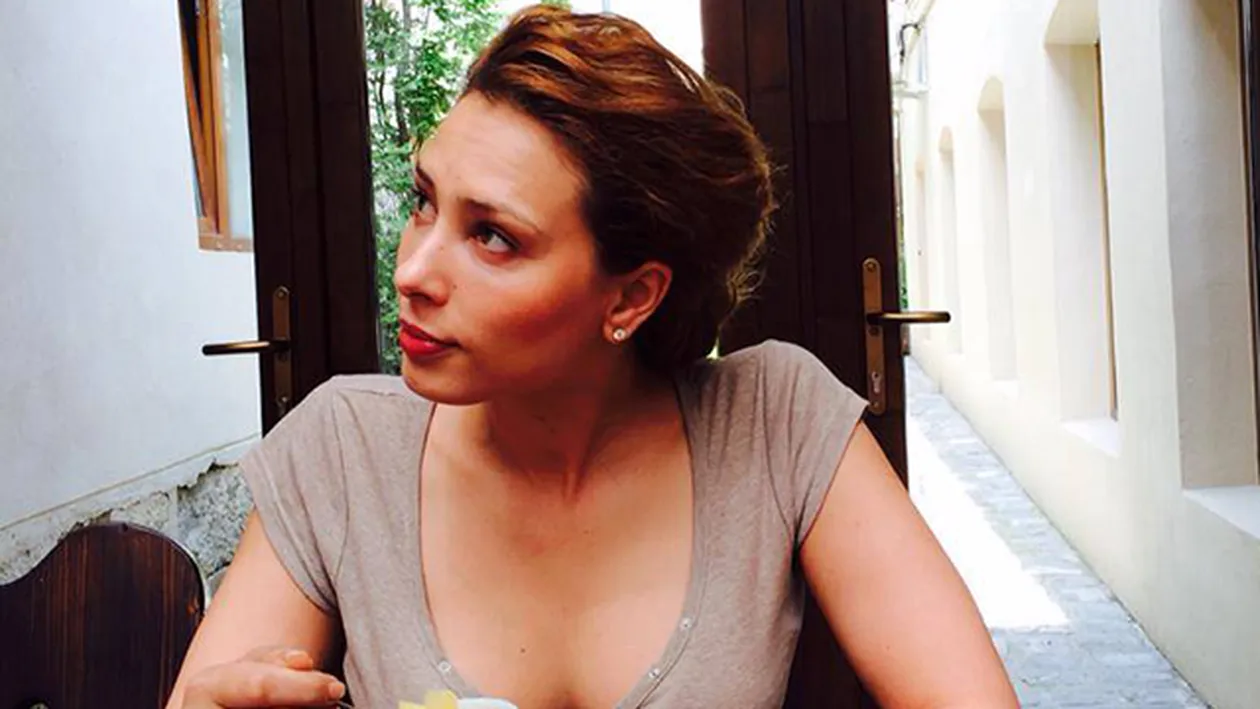 Nu am nicio aventura Cum a fost fotografiata Iulia Vantur alaturi de un barbat insurat, la el in bloc!