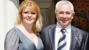 Sanda Ladoşi, audiată de DIICOT! Artista şi soţul ei au fost săltaţi de mascaţi