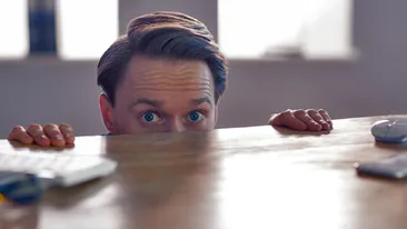 Bancul zilei | Tata s-a enervat și i-a zis că e o gâscă proastă