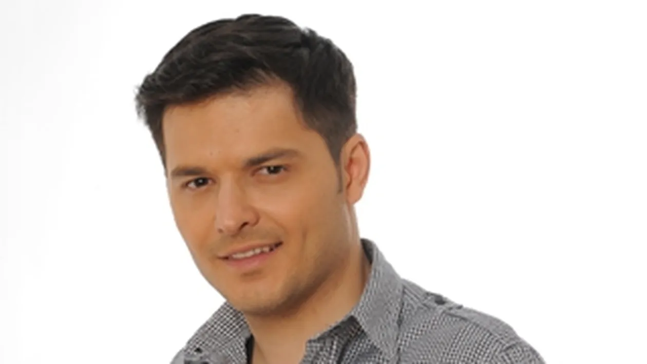 Varciu isi face iubita mireasa