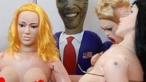 Obama a ajuns papusa gonflabila